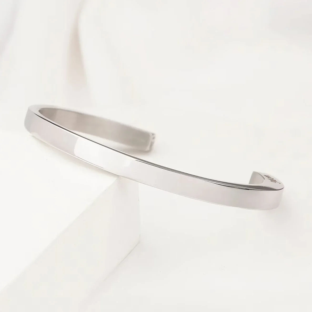 Cuff Urnenarmband